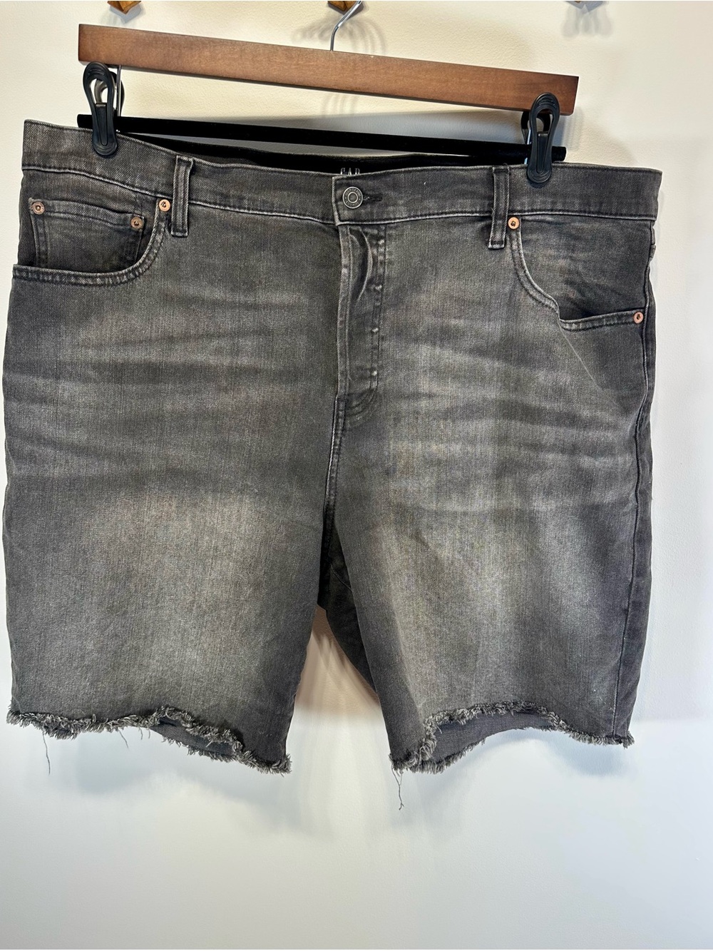 GAP Bermuda jean shorts black wash denim high rise Jorts, size 20 / 35